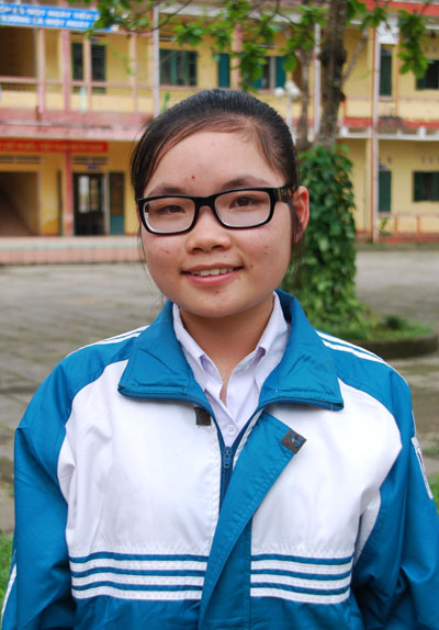 Tạ Thị Minh Phương đang tiếp tục phấn đấu học tập tốt hơn nữa để sau này trở thành một giáo viên dạy giỏi.